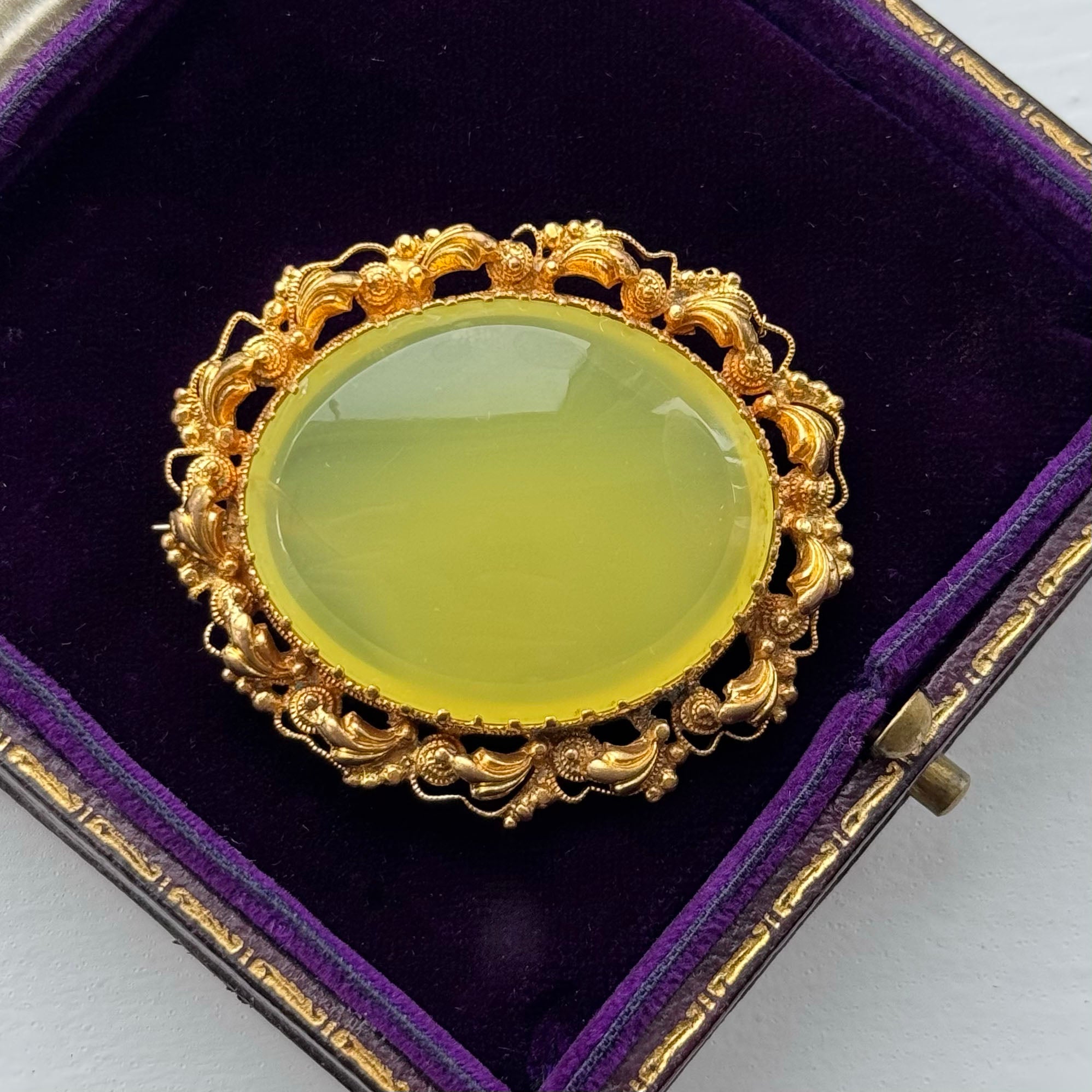Antique Yellow Agate Pinchbeck Gold Brooch